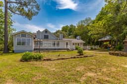 Schulenburg Ranch Retreat - Image 2
